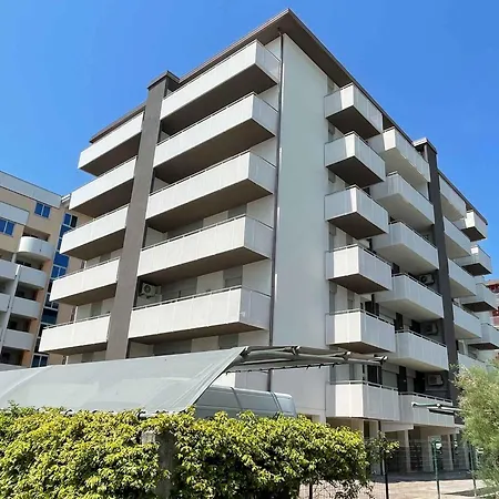 In 38318 Apartment